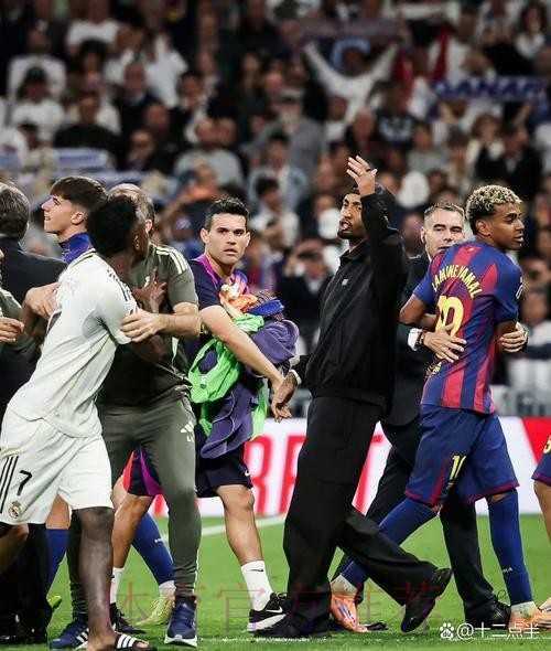 冰点时刻！卡瓦哈尔赛后示好亚马尔，后者冷淡回应引发世界杯隐忧